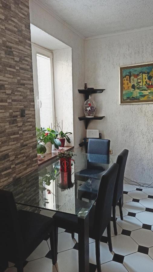 Apartman Paola Ловран Екстериор снимка